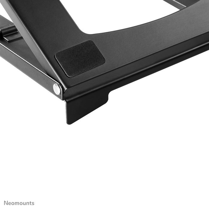 NSLS075BLACK ist ein Schreibtischständer für ein Notebook – Schwarz